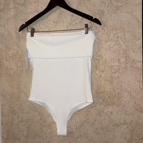 Live in the Moment Strapless Bodysuit - Picture 2 of 4